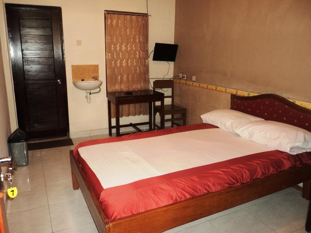 Hotel Sentral Pabean Buleleng Oda fotoğraf