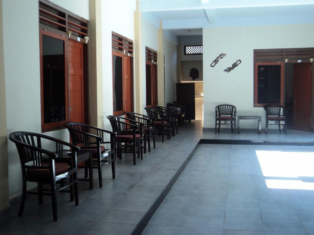 Hotel Sentral Pabean Buleleng Oda fotoğraf
