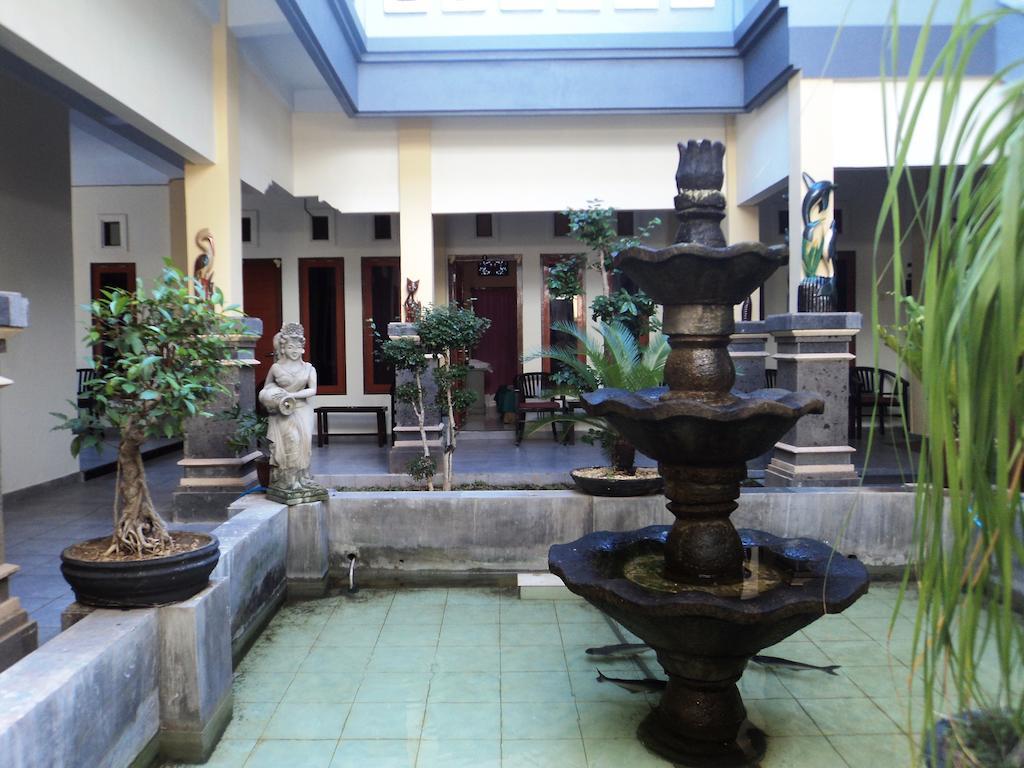 Hotel Sentral Pabean Buleleng Oda fotoğraf