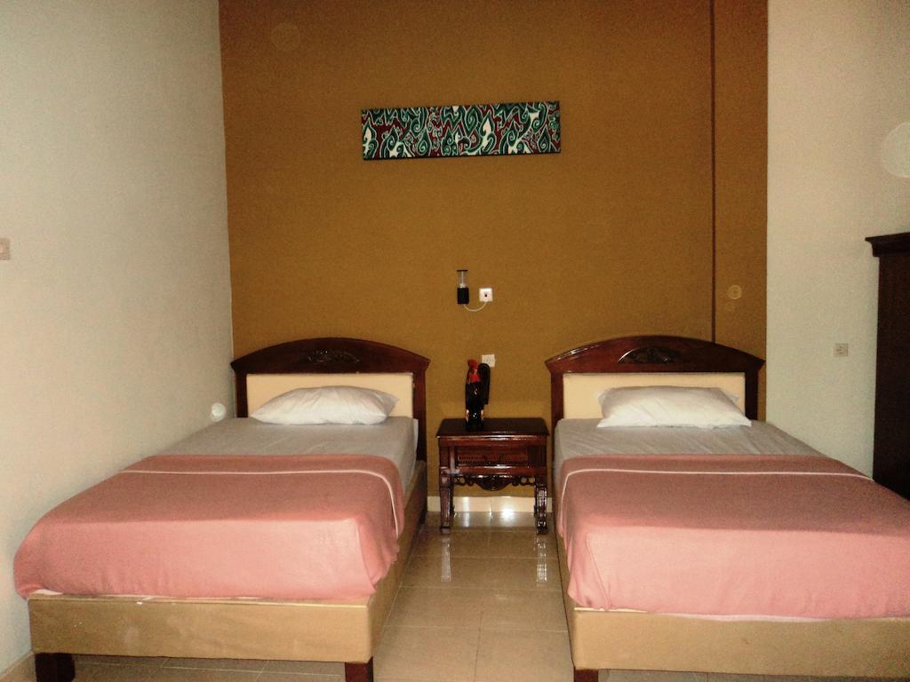 Hotel Sentral Pabean Buleleng Oda fotoğraf